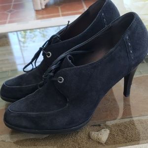 Circa Joan David suede shoes.